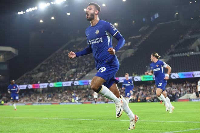 每体：阿劳霍大概率将在周中欧冠继续首发，加西亚代替孔德