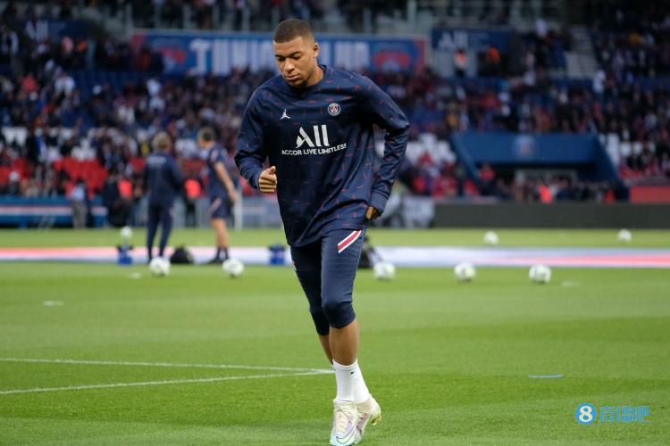 球迷看得手心冒汗